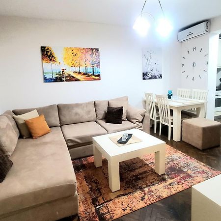 Tulips Central - Entire Apartment Τίρανα Εξωτερικό φωτογραφία