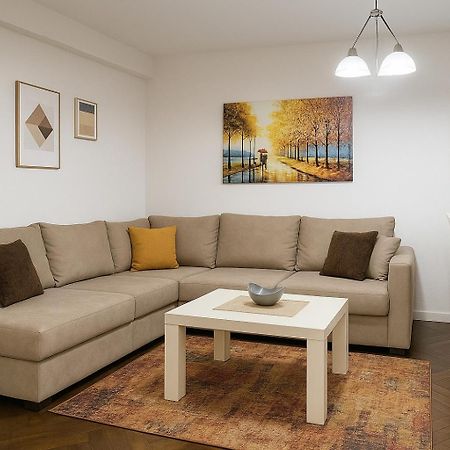 Tulips Central - Entire Apartment Τίρανα Εξωτερικό φωτογραφία